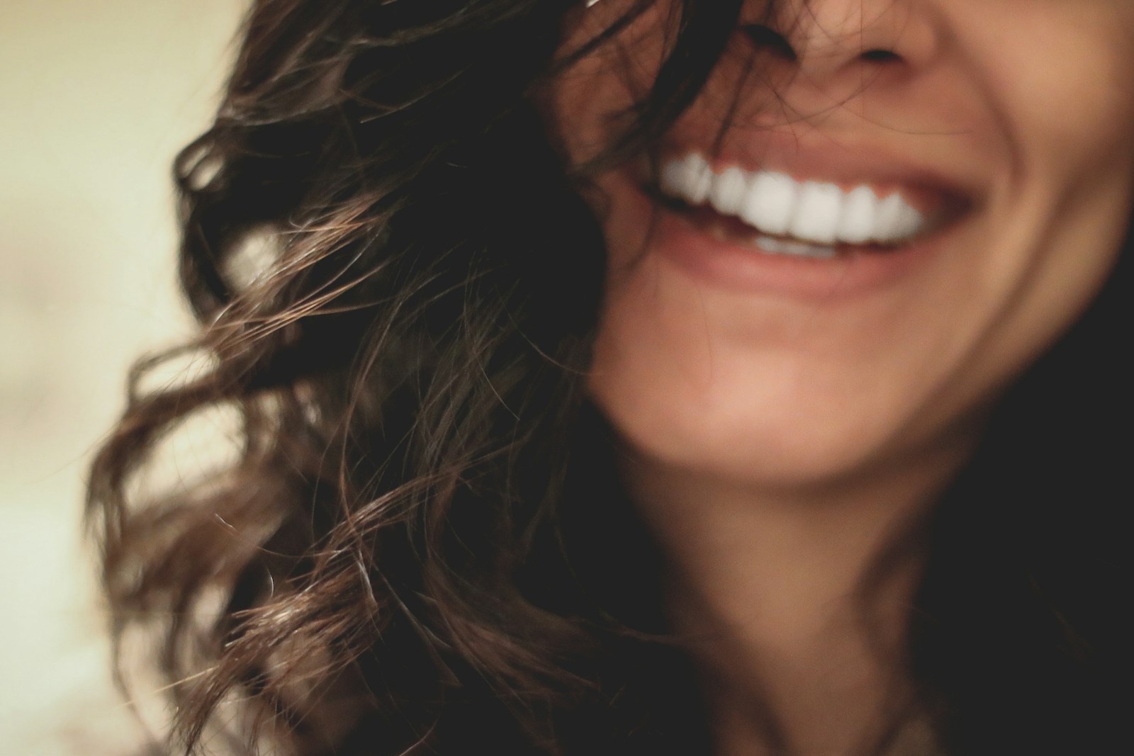 40 idées de compliments qui font sourire les femmes